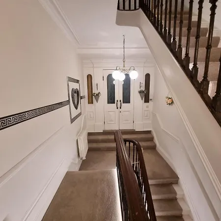 *o* O.manor Setup For Your Amazing Relaxed With Free Parking & Fast Free Wifi *o* * Leeds (West Yorkshire)