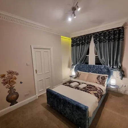 Dom wakacyjny *o* O.manor Setup For Your Amazing Relaxed With Free Parking & Fast Free Wifi *o* *