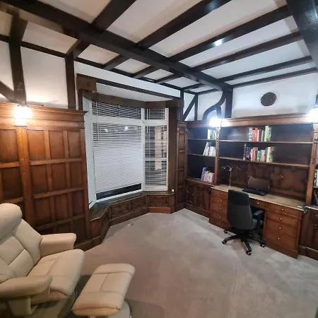 Holiday home *o* O.manor Setup For Your Amazing Relaxed With Free Parking & Fast Free Wifi *o* Leeds (West Yorkshire)