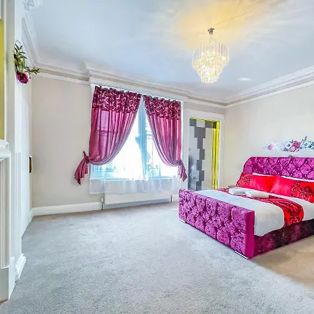 Dom wakacyjny *o* O.manor Setup For Your Amazing Relaxed With Free Parking & Fast Free Wifi *o* Leeds (West Yorkshire)