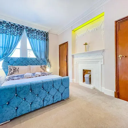 Holiday home *o* O.manor Setup For Your Amazing Relaxed With Free Parking & Fast Free Wifi *o* Leeds (West Yorkshire)