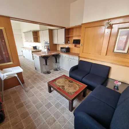 Holiday home *o* O.manor Setup For Your Amazing Relaxed With Free Parking & Fast Free Wifi *o* Leeds (West Yorkshire)